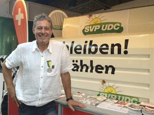 An der OHA in Thun am SVP-Stand, neue Kontakte knüpfen.