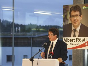 Referat mit Albert Rösti am Anlass "Rösti mit Rösti" in Langenthal.